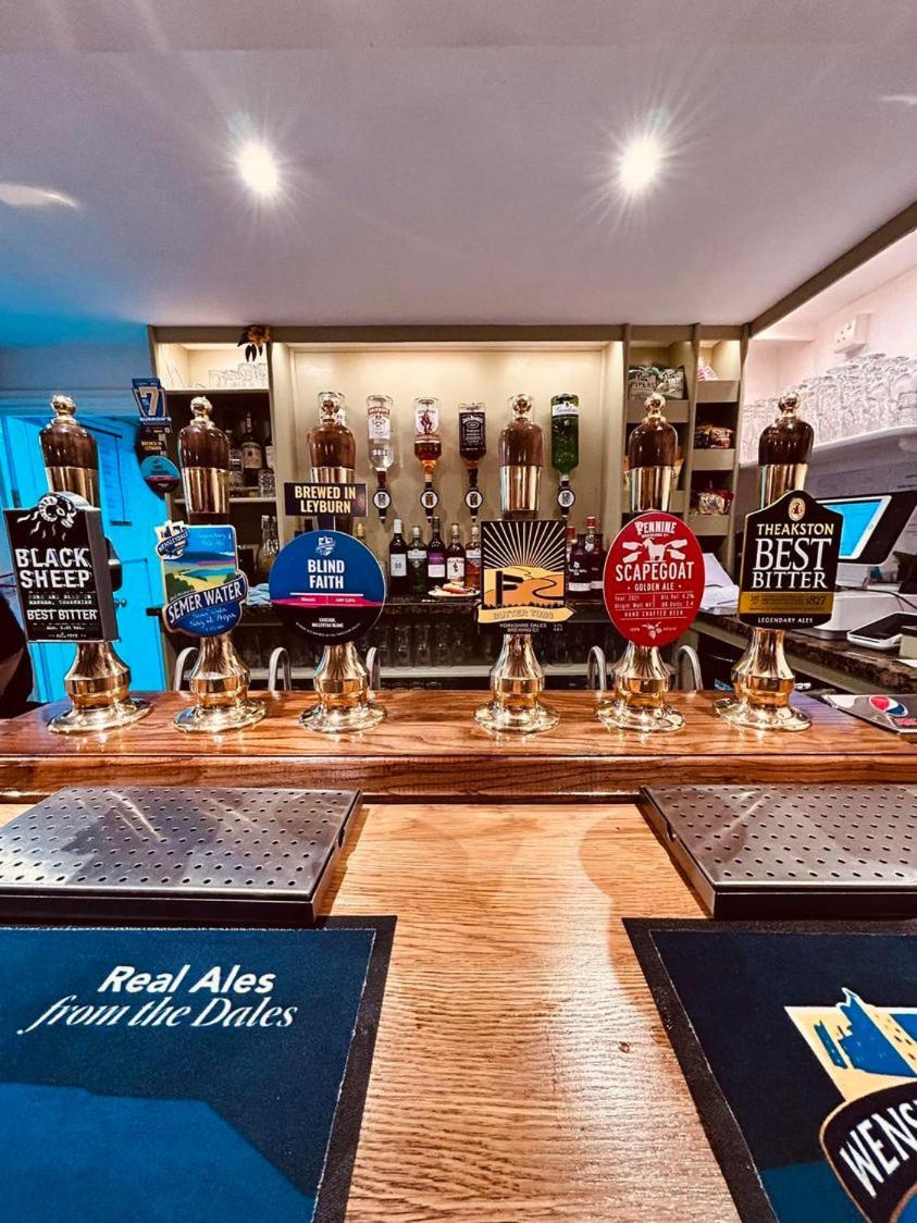 Redmire Village Pub Bagian luar foto