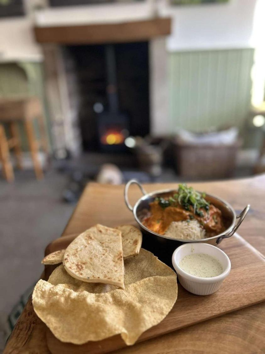 Redmire Village Pub Bagian luar foto